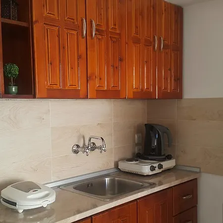 Center לינדוס