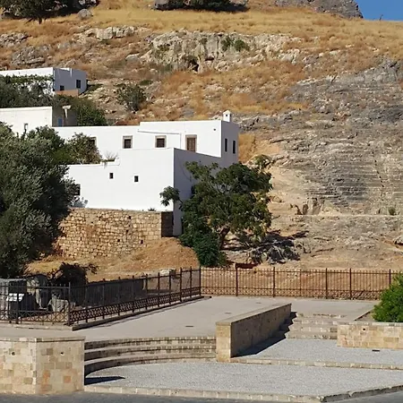 Center לינדוס